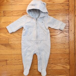 VGUC baby GAP Footie Zip-Up One-Piece Gray 3-6 month